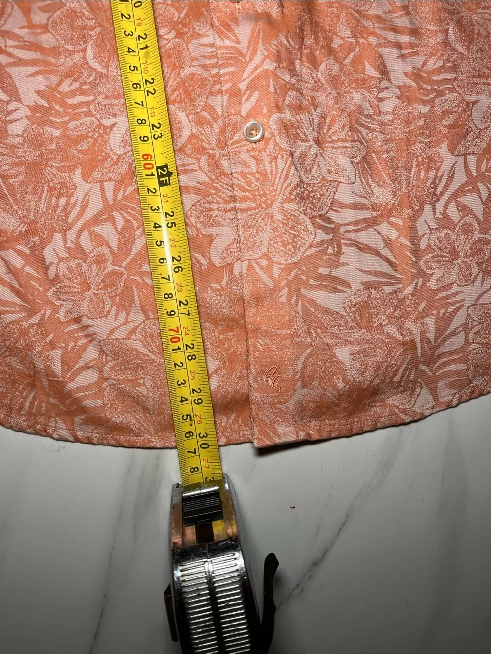 Robert Graham VintShort-Sleeve Floral Button-Up Shirt in Coral - Picture 6 of 6